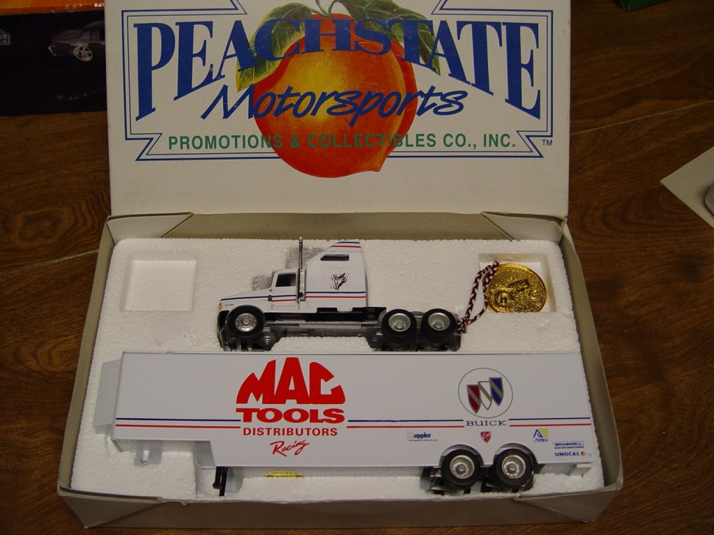 Peachstate MAC Tools semi transporter