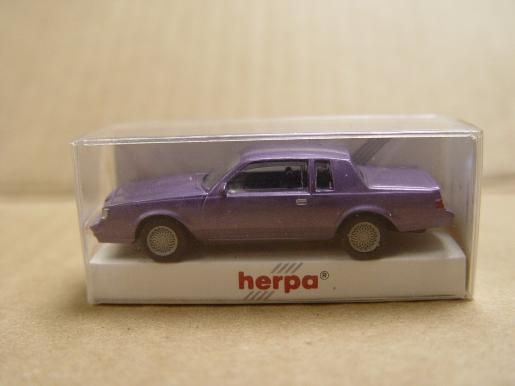 herpa purple regal 1