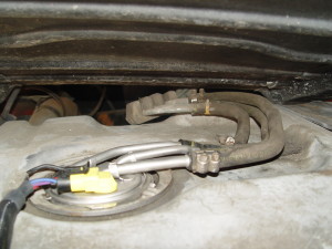 gas tank fuel line connections