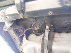 3 wire connector on gas tank