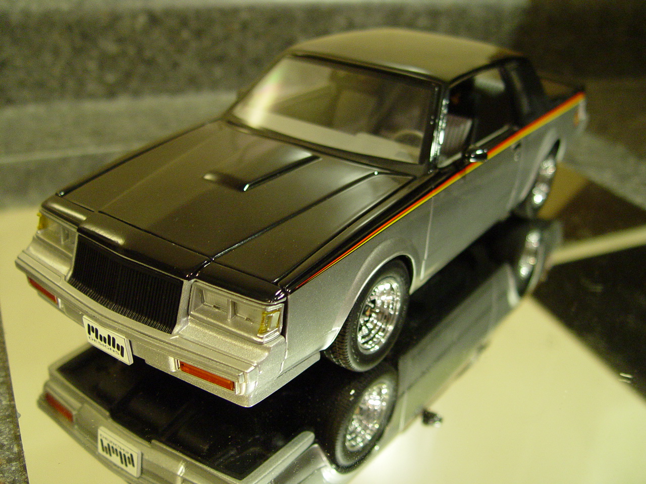 1:18 Scale GMP G1800212 Molly Designs 1987 Buick Grand National