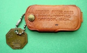 BUICK PONTIAC DEALERSHIP LEATHER KEYHOLDER & FACTORY TOOL CHECK