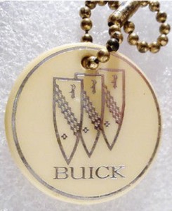 buick trishield logo keychain