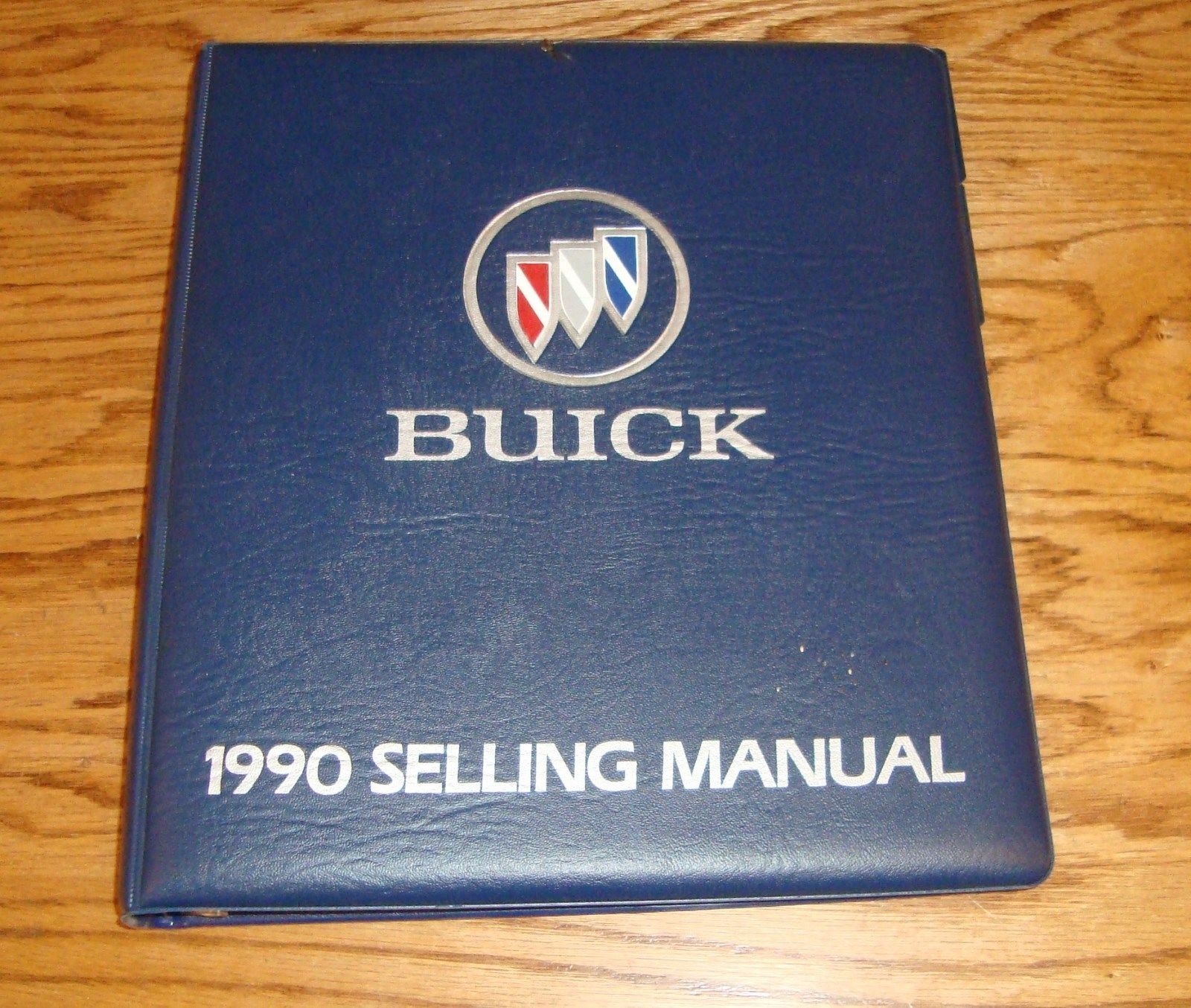 1989 & 1990 Buick Selling Manual