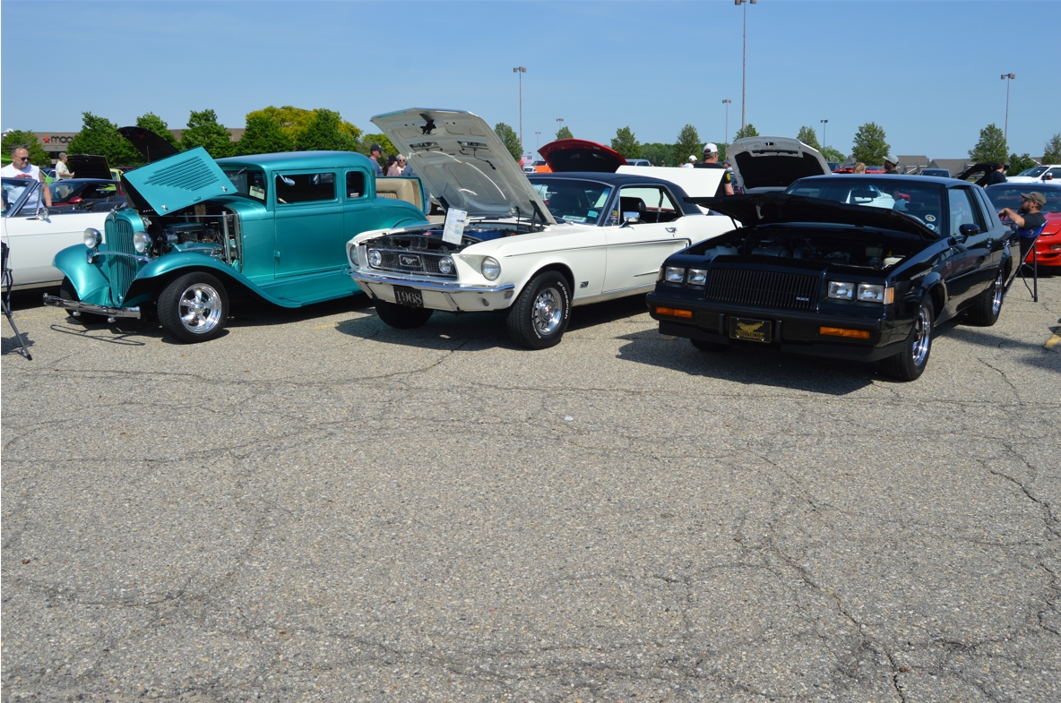 Lakeside Mall Funtime Cruisers Car Show May 2022