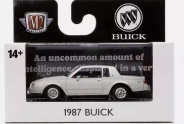 M2 Buick Regal Limited Diecast (White)