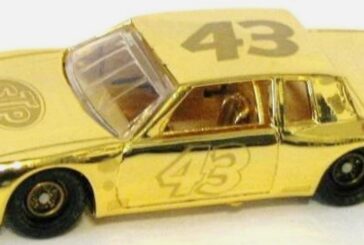 24kt Gold Richard Petty STP NASCAR 1981 Buick Regal Diecast